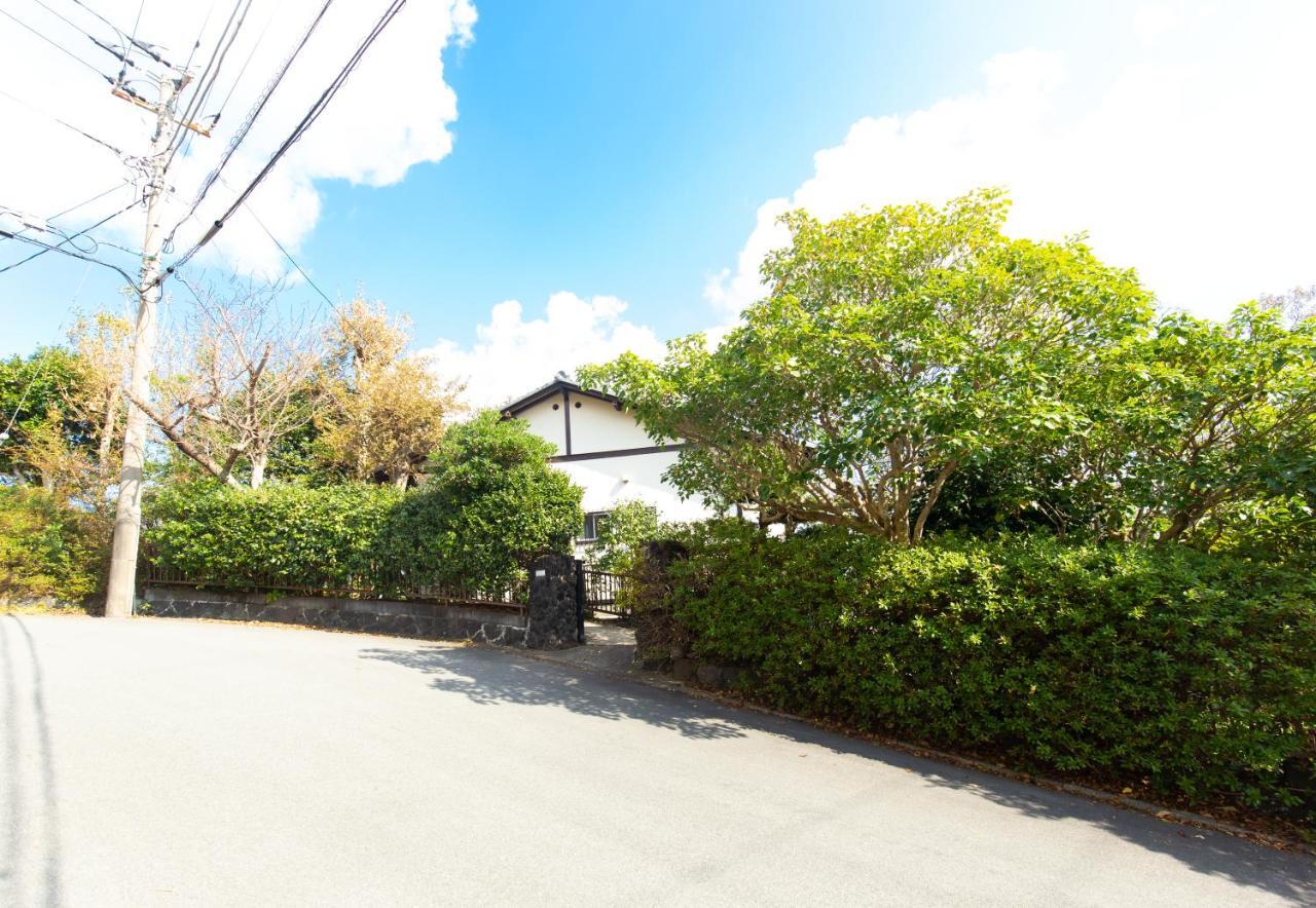 Cozy Villa With Hot Springs And Nature Ito  Exterior photo